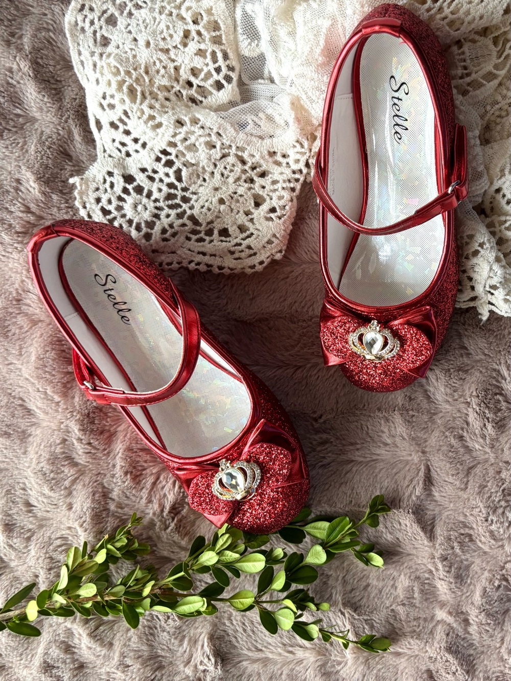Stelle Red Sparkle Princess Heels w/ Gold Crown • Girls Size 2